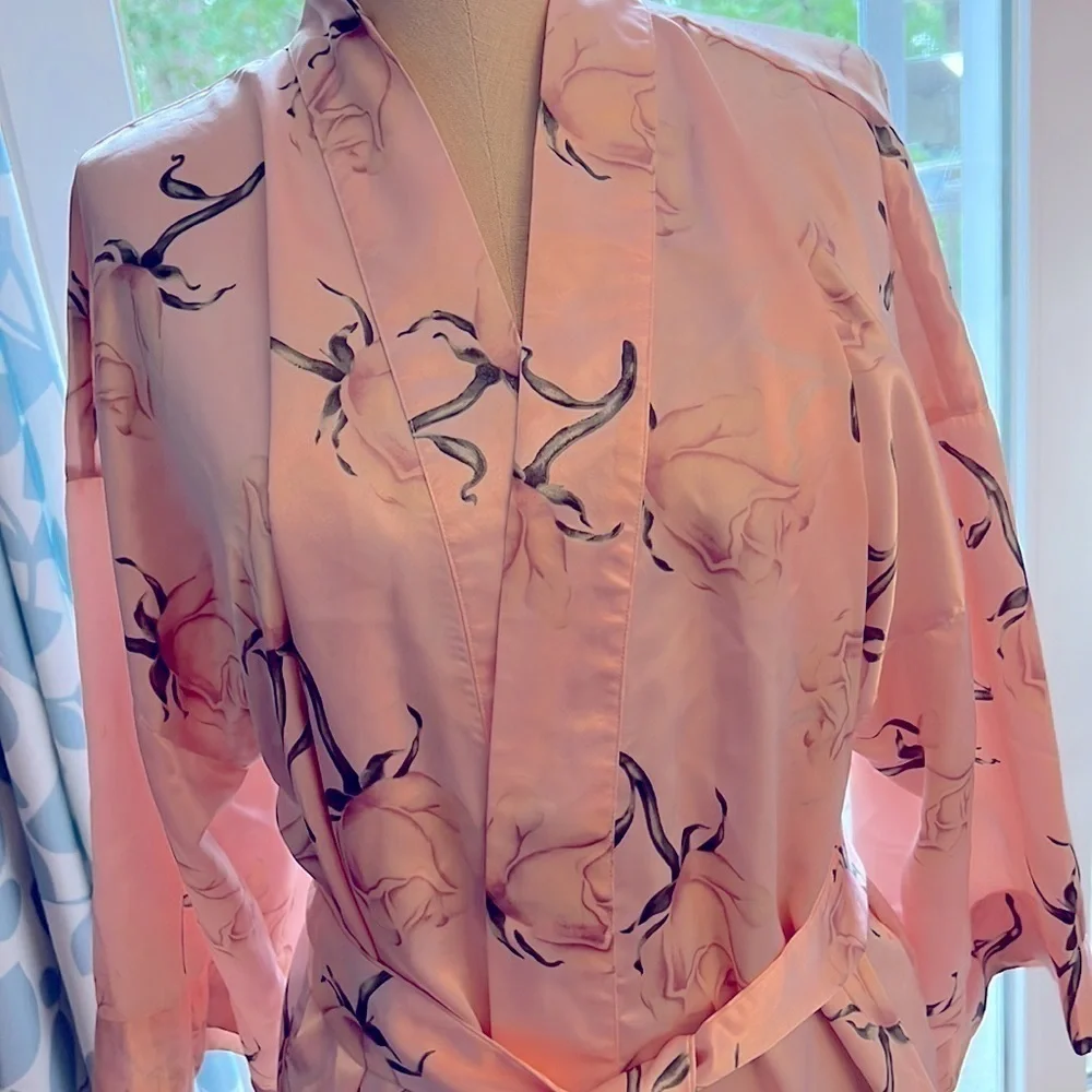 Opulent Pink Floral Rose Kimono Sytle Satiny Wrap Robe OS